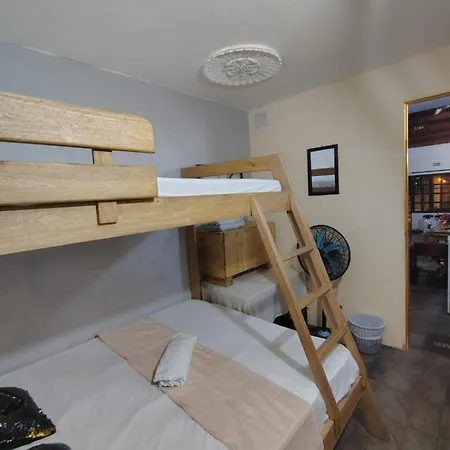 Bed and breakfast Económica Triple Muelle Cruceros Barrio Manga *